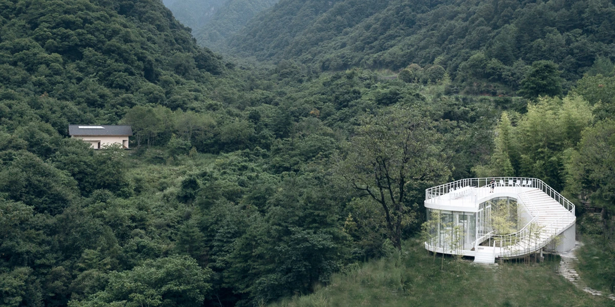 隔岸对望 —— 秦岭宿集 空山九帖书店与山果落餐厅